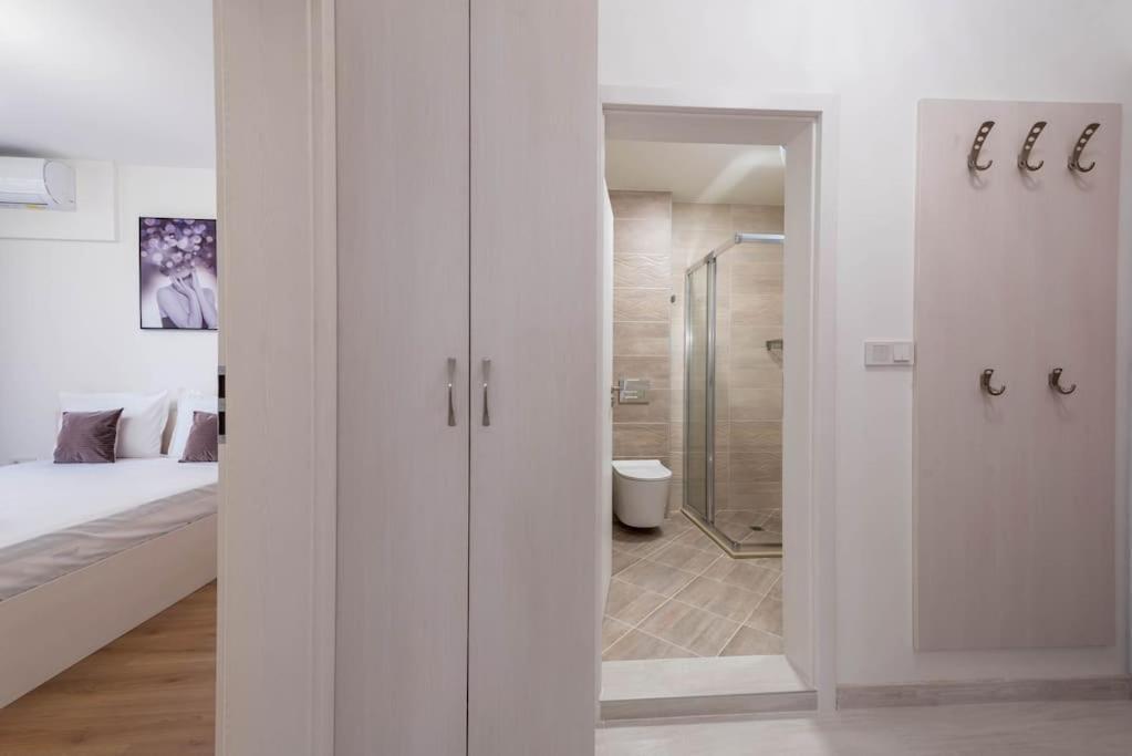 Labyrinth Apartment - Free Parking Space Included Varna Eksteriør bilde
