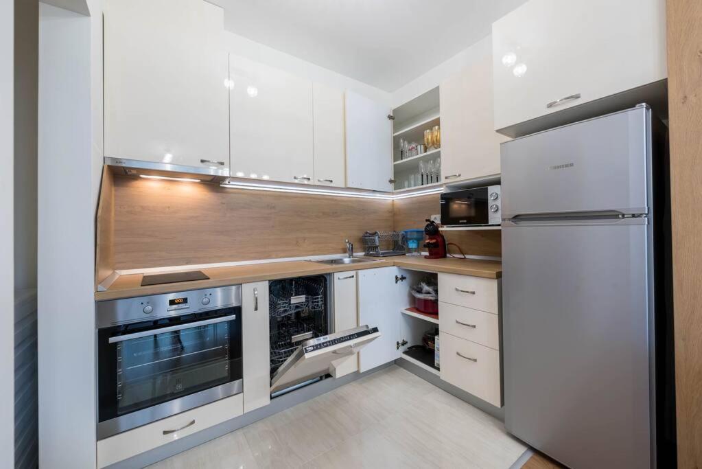 Labyrinth Apartment - Free Parking Space Included Varna Eksteriør bilde
